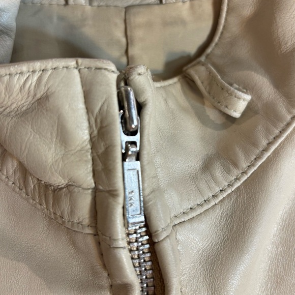 CUERO Sz M Leather Jacket Handpainted Cherry Blossoms Zipper Closure Lined - Picture 10 of 14